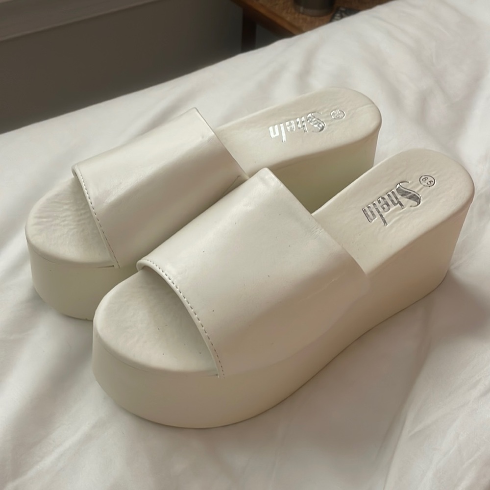 Platform sandals